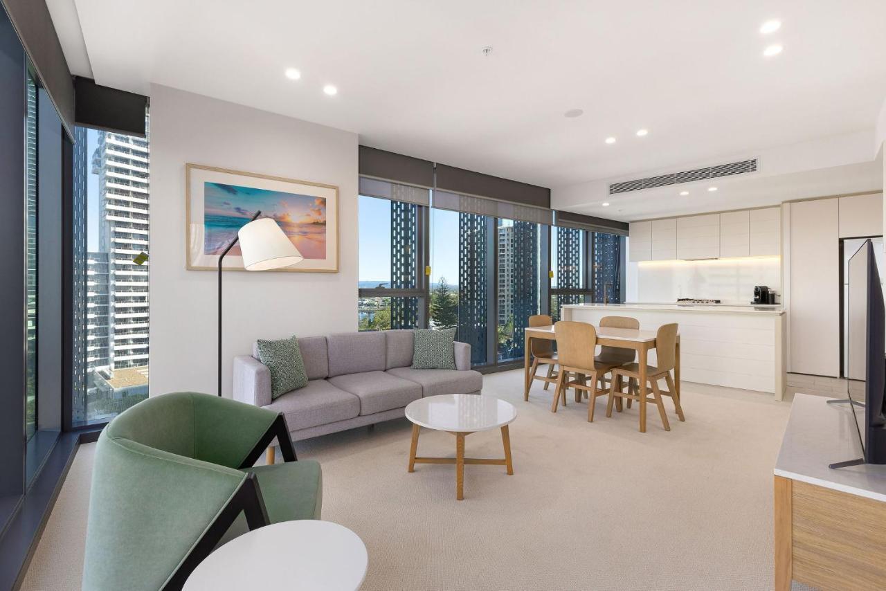 Ultiqa Signature At Broadbeach Gold Coast Exterior photo