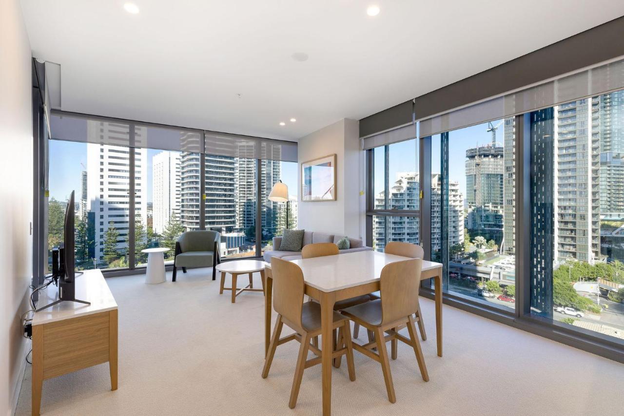 Ultiqa Signature At Broadbeach Gold Coast Exterior photo
