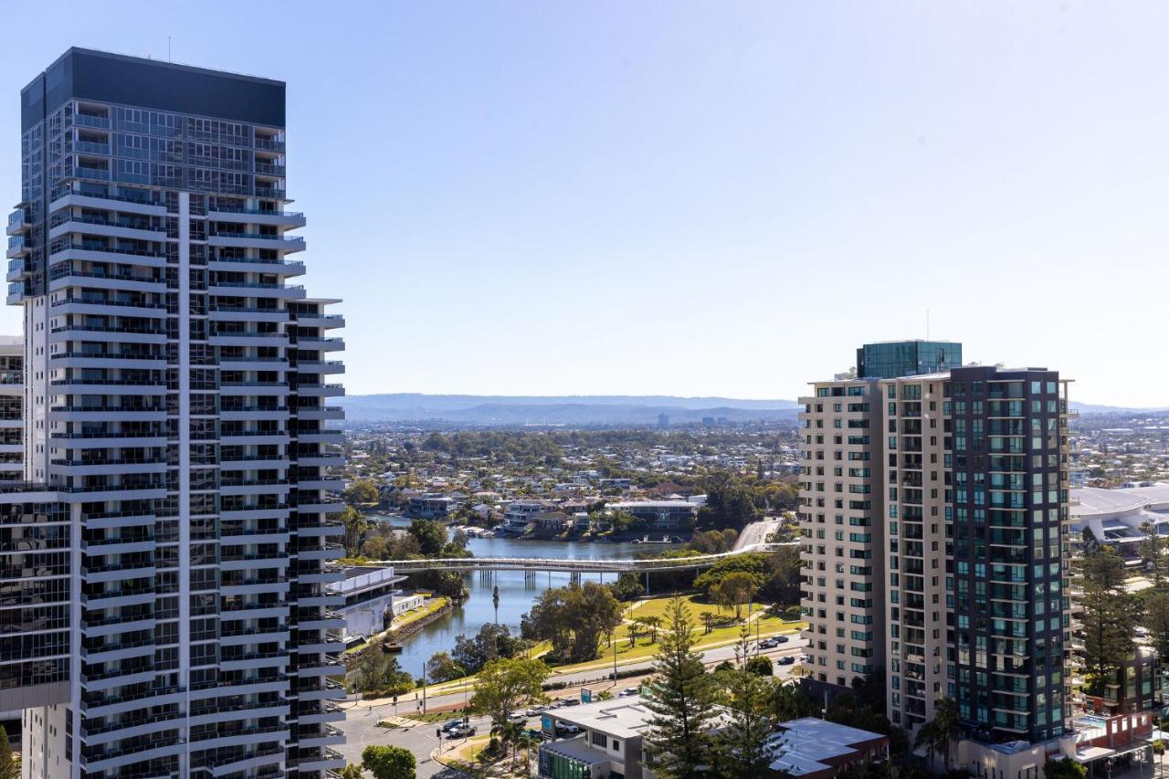 Ultiqa Signature At Broadbeach Gold Coast Exterior photo
