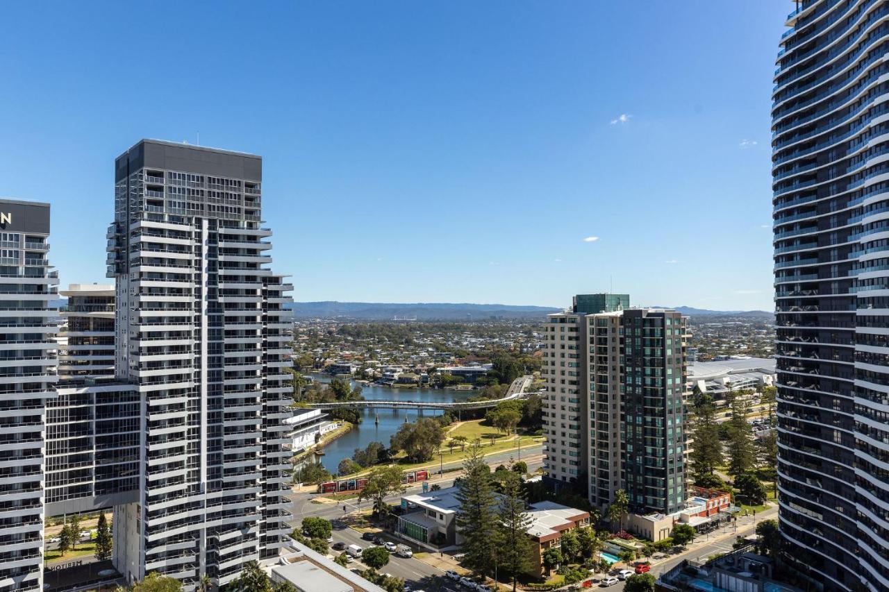 Ultiqa Signature At Broadbeach Gold Coast Exterior photo