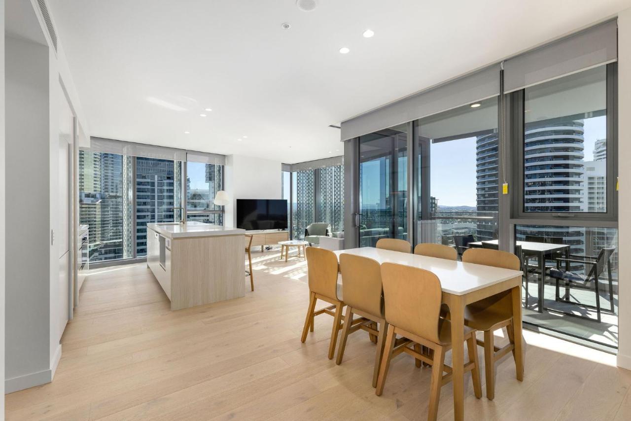 Ultiqa Signature At Broadbeach Gold Coast Exterior photo