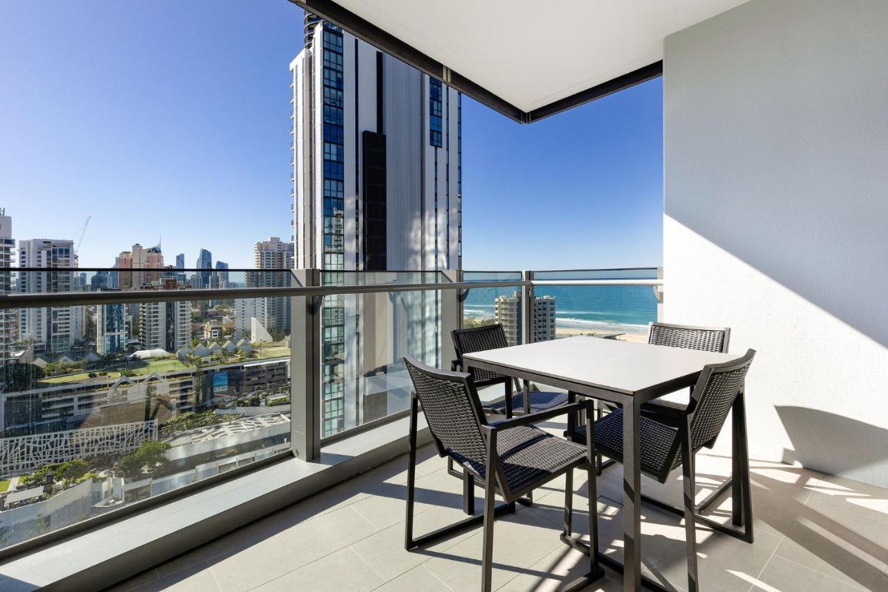 Ultiqa Signature At Broadbeach Gold Coast Exterior photo