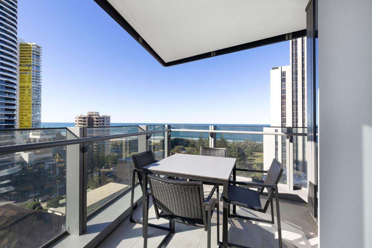 Ultiqa Signature At Broadbeach Gold Coast Exterior photo