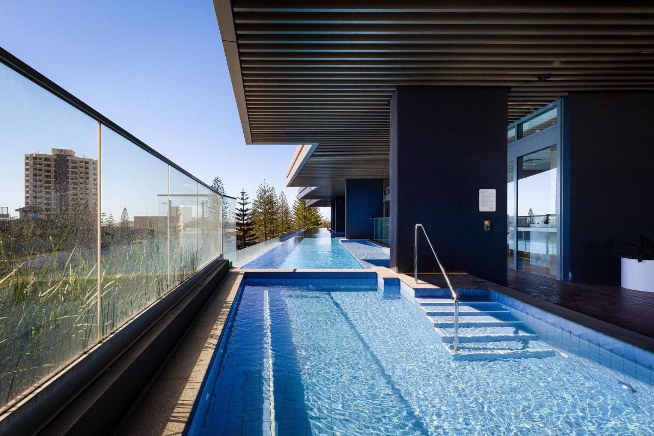 Ultiqa Signature At Broadbeach Gold Coast Exterior photo