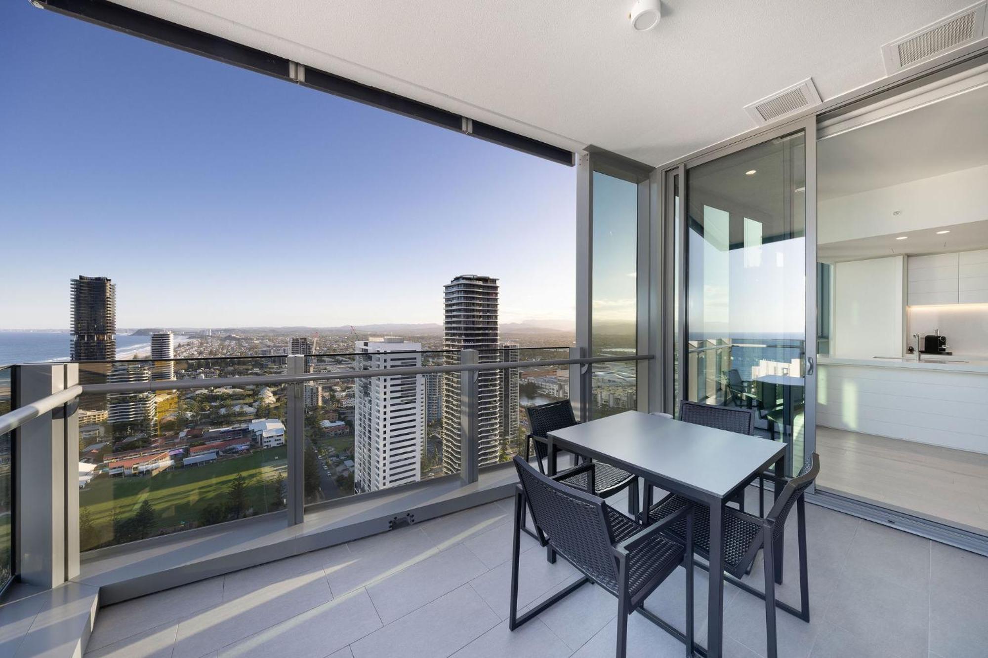 Ultiqa Signature At Broadbeach Gold Coast Exterior photo