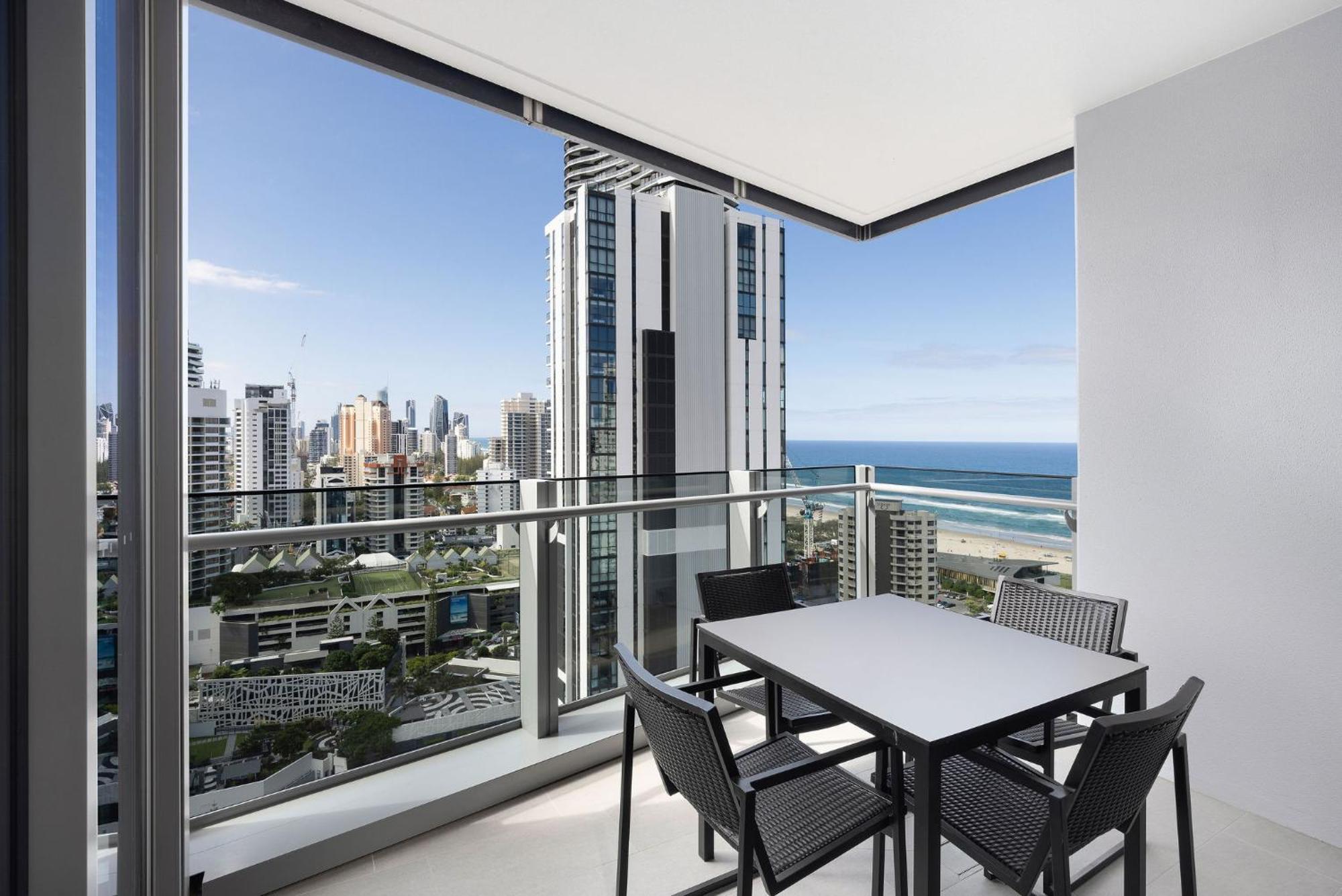 Ultiqa Signature At Broadbeach Gold Coast Exterior photo