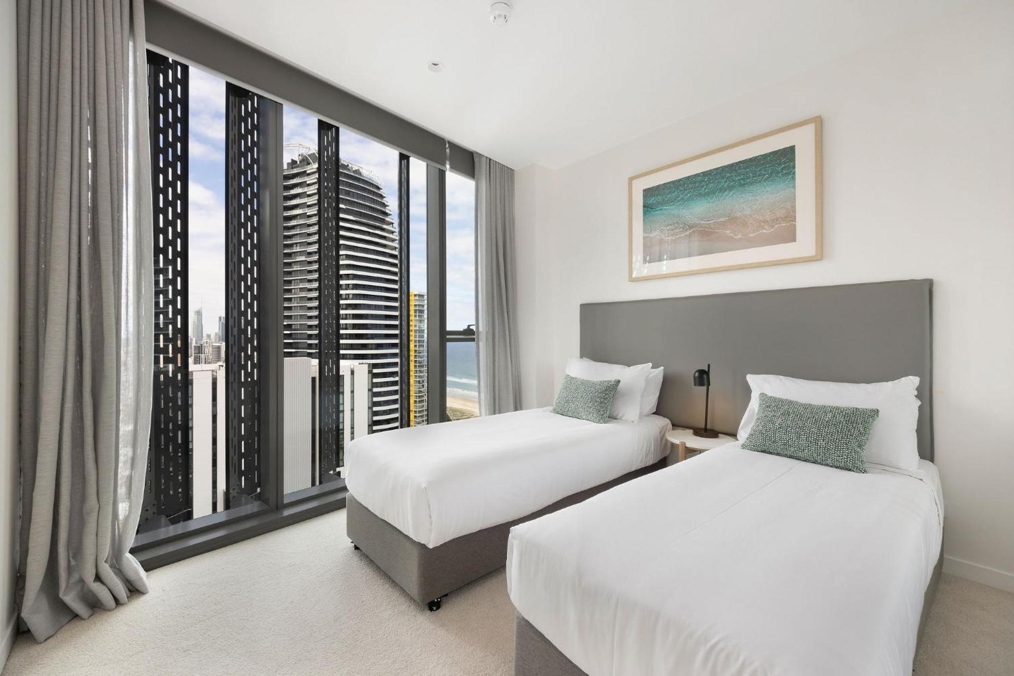 Ultiqa Signature At Broadbeach Gold Coast Exterior photo