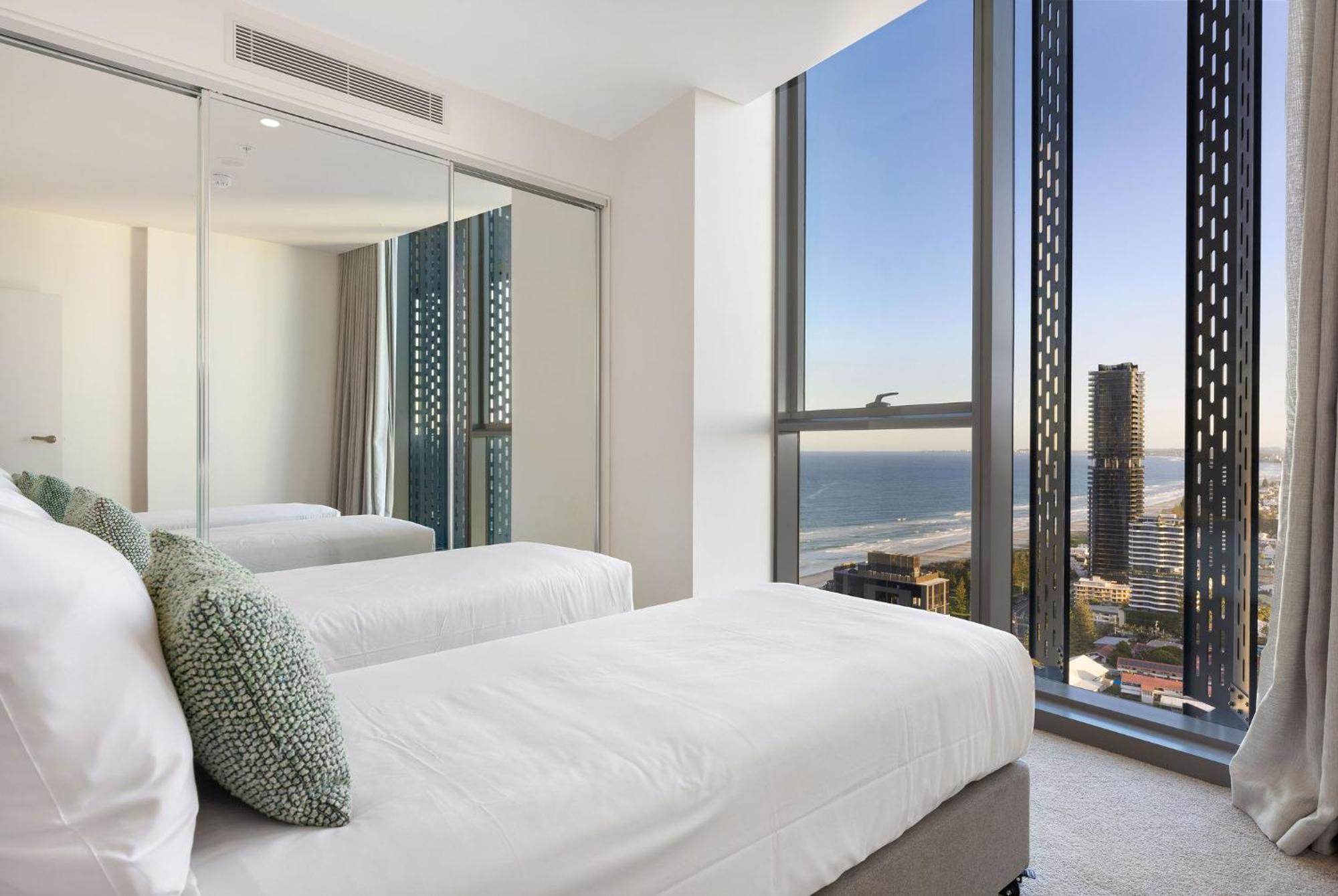 Ultiqa Signature At Broadbeach Gold Coast Exterior photo