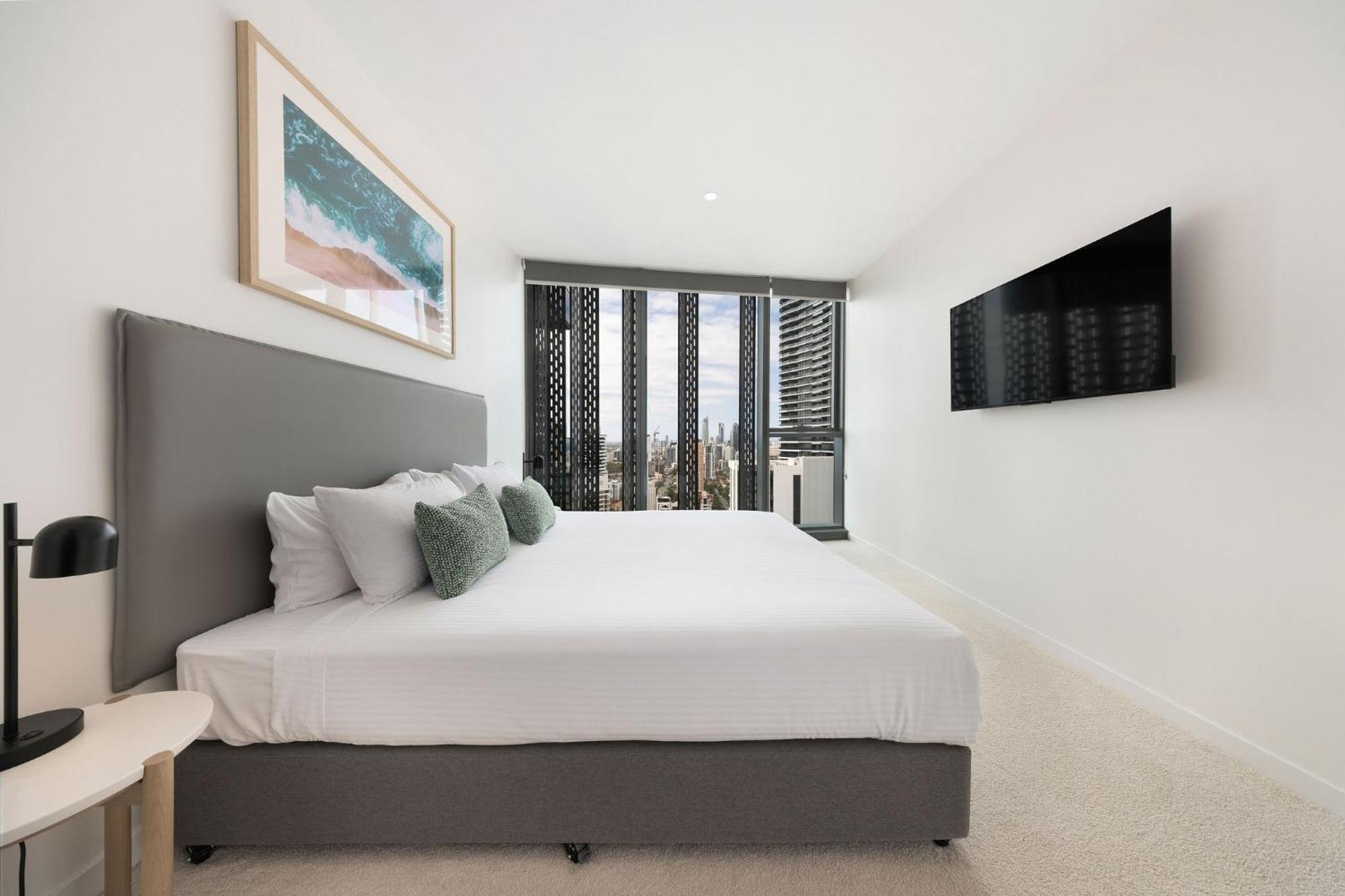 Ultiqa Signature At Broadbeach Gold Coast Exterior photo