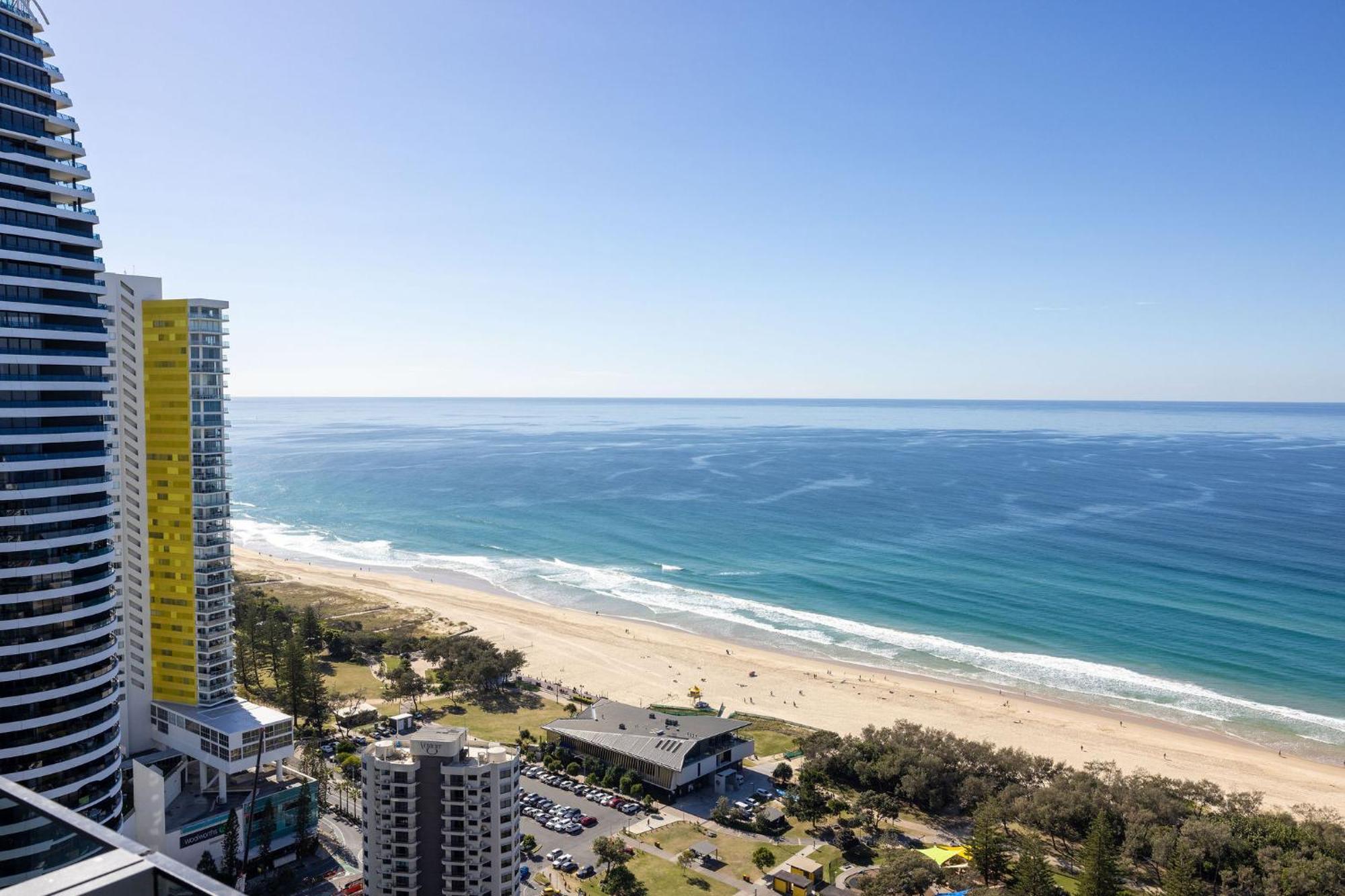 Ultiqa Signature At Broadbeach Gold Coast Exterior photo